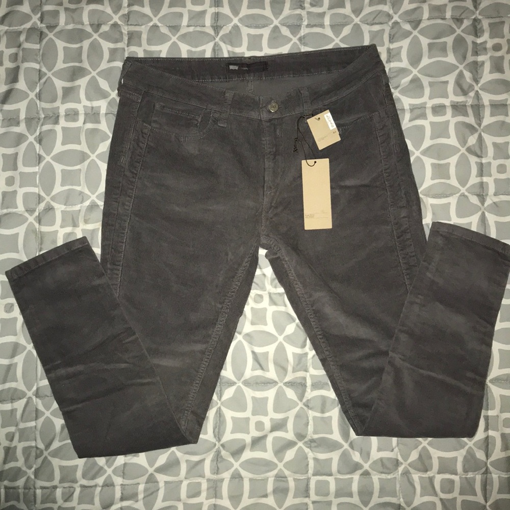 🆕 Levi's 535 Corduroy Legging